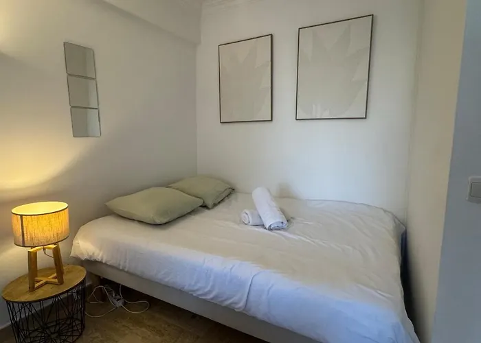 Apartment Cozy And Quiet 10 Min From Train Station