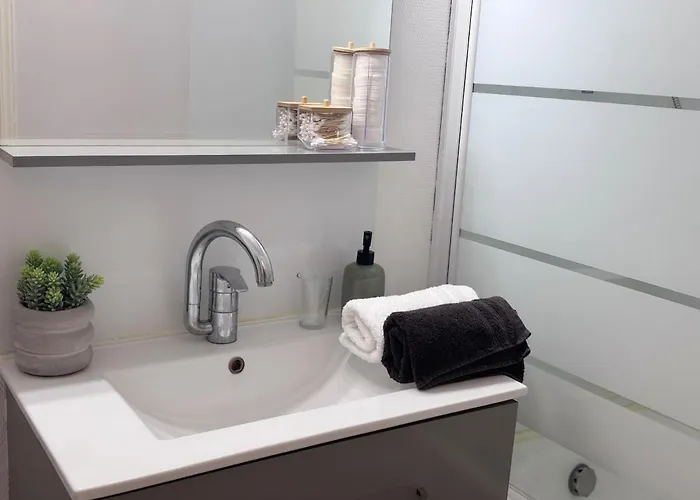 Apartman Cozy And Quiet 10 Min From Train Station Cannes