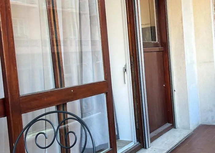 Cozy And Quiet 10 Min From Train Station