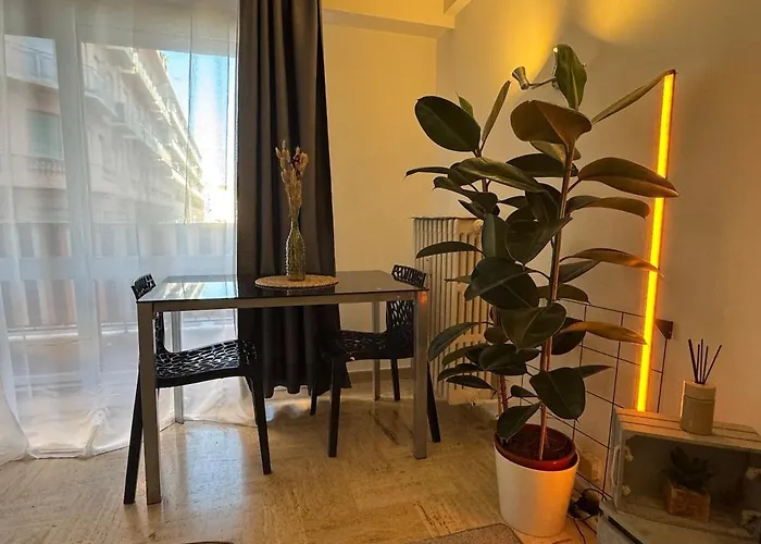 Cozy&quiet 10 Min From Train Station Appartement Cannes