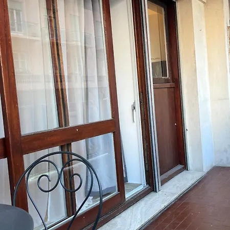 Cozy And Quiet 10 Min From Train Station